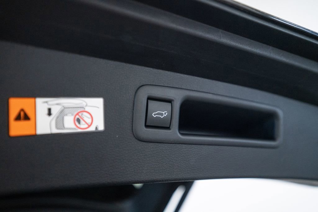 Certified 2025 Toyota Highlander LE image 38