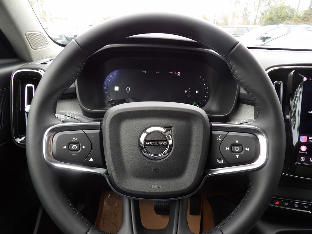 New 2026 Volvo XC40 B5 Core w/ Climate Package AWD/4WD image 17