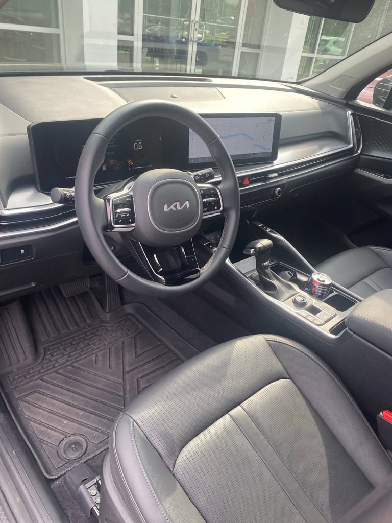 Used 2025 Kia Sorento S w/ Panoramic Sunroof Package FWD image 8