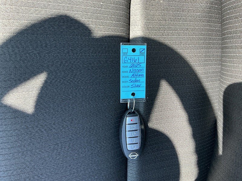 Used 2025 Nissan Altima 2.5 SV FWD image 16