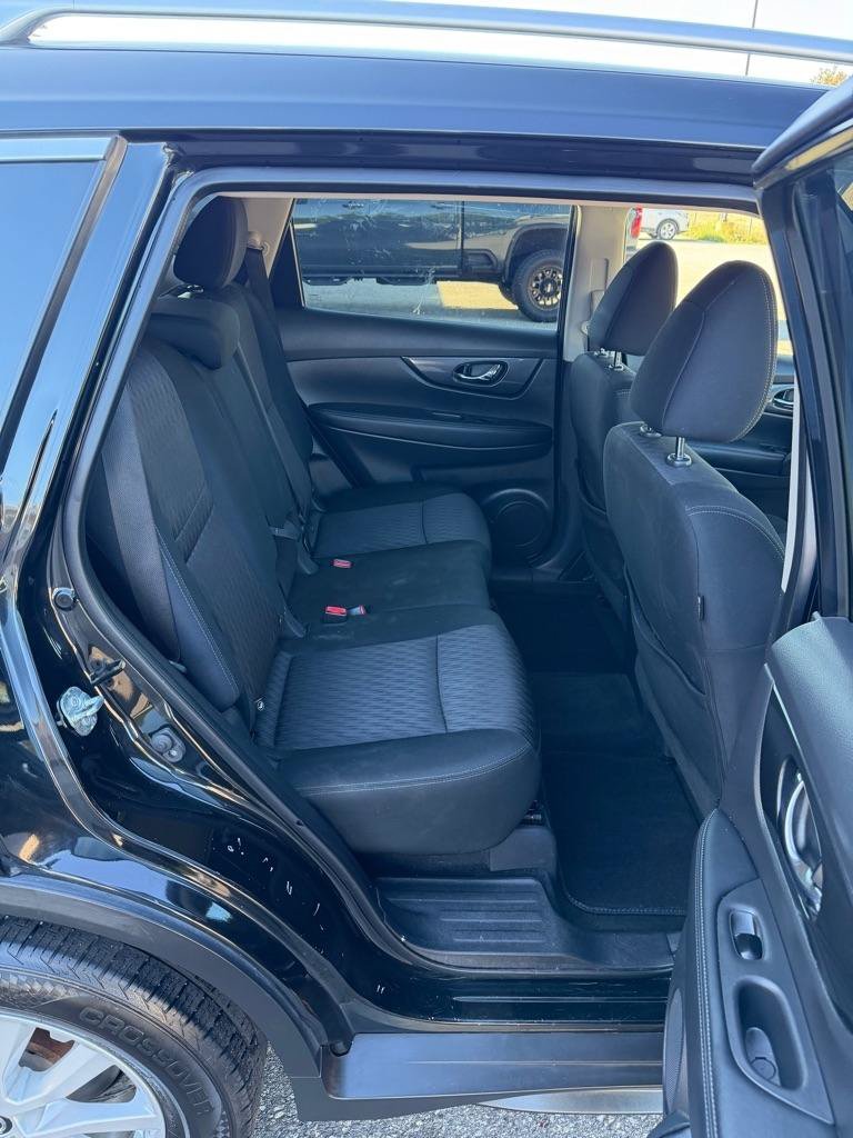 Used 2019 Nissan Rogue SV AWD/4WD image 17