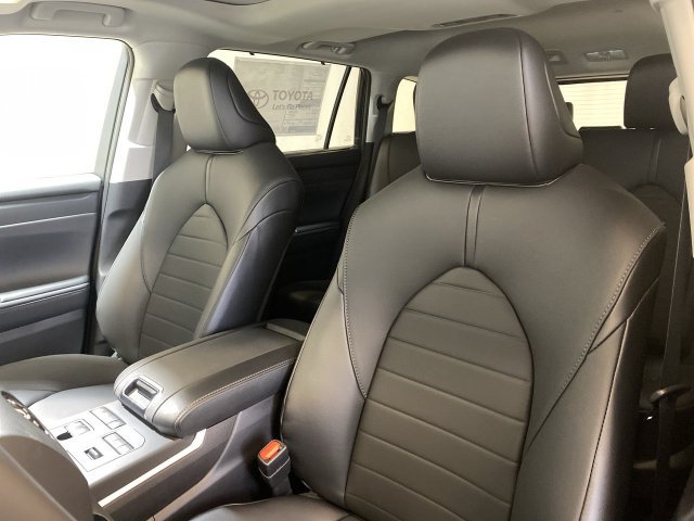 Used 2021 Toyota Highlander XLE AWD/4WD image 48