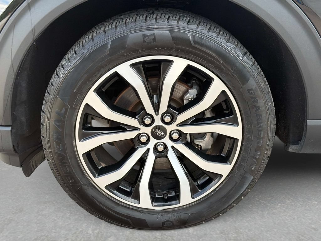 Used 2023 Ford Explorer ST-Line w/ Class IV Trailer Tow Package AWD/4WD image 12
