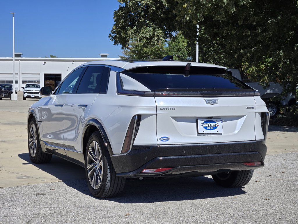 Used 2024 Cadillac Lyriq Luxury w/ LPO, Floor Liner Package RWD image 5