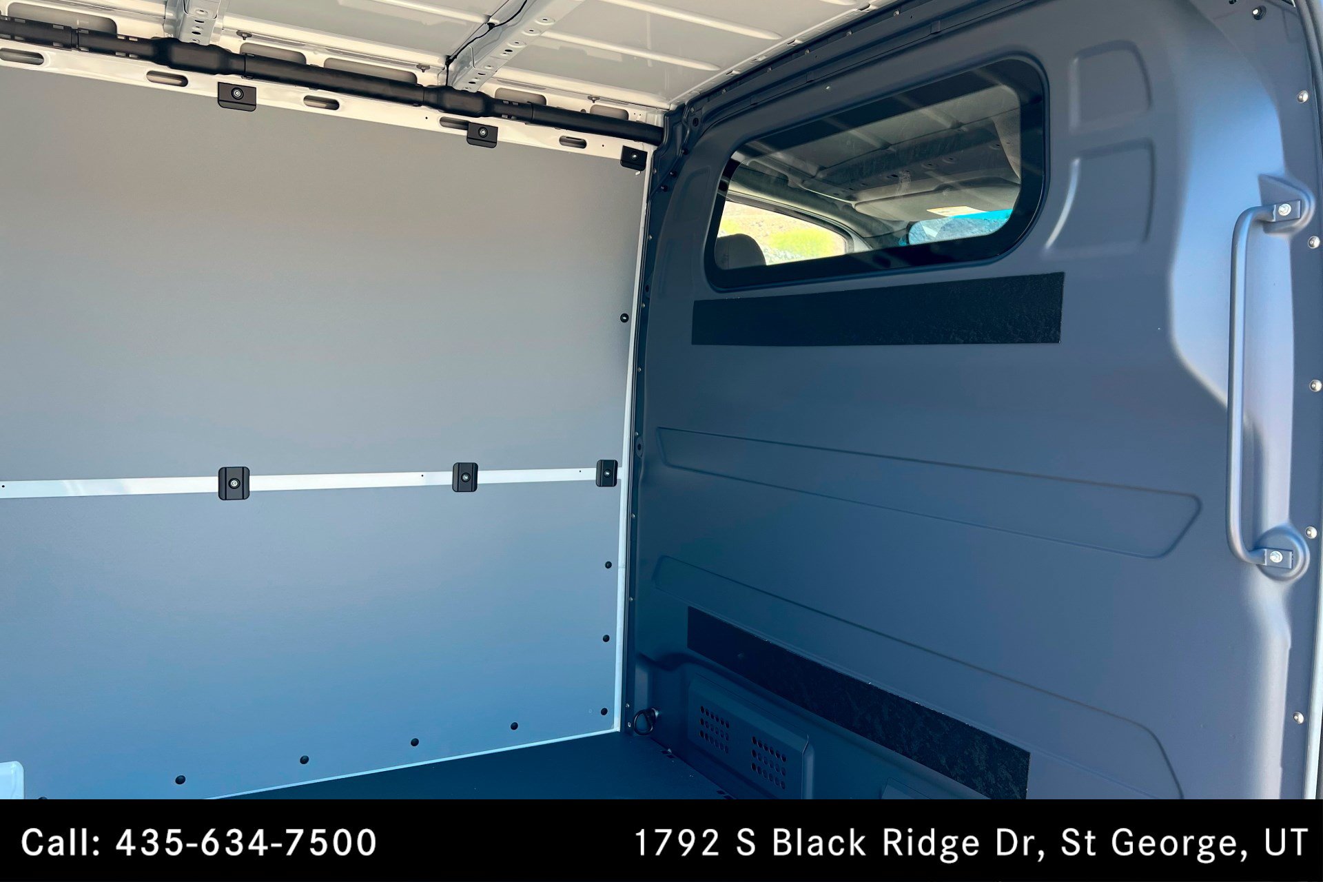 Used 2025 Mercedes-Benz Sprinter 2500 image 18