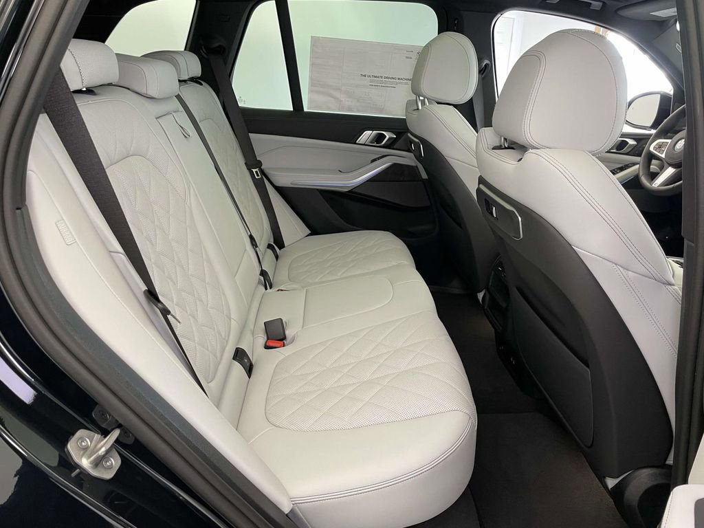 New 2026 BMW X5 xDrive50e w/ M Sport Package AWD/4WD image 19