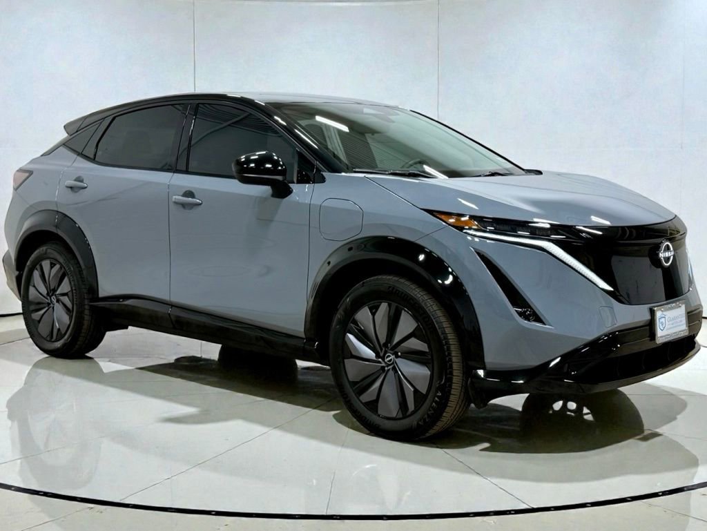 Used 2023 Nissan Ariya AWD image 7