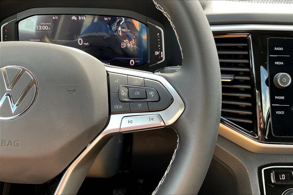 Used 2023 Volkswagen Atlas SE w/ Panoramic Sunroof Package FWD image 16