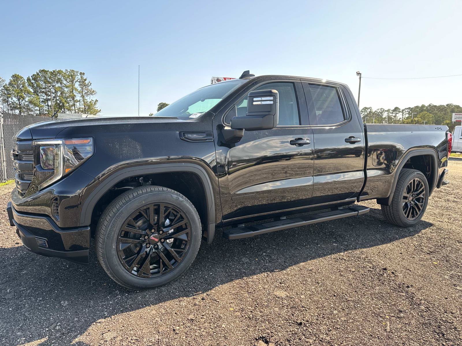 New 2026 GMC Sierra 1500 Elevation w/ LPO, Elevation Black Package AWD/4WD image 7