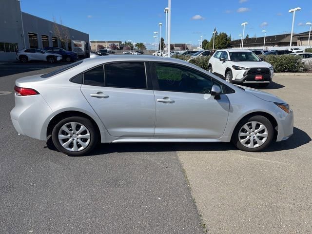 Used 2025 Toyota Corolla LE image 4