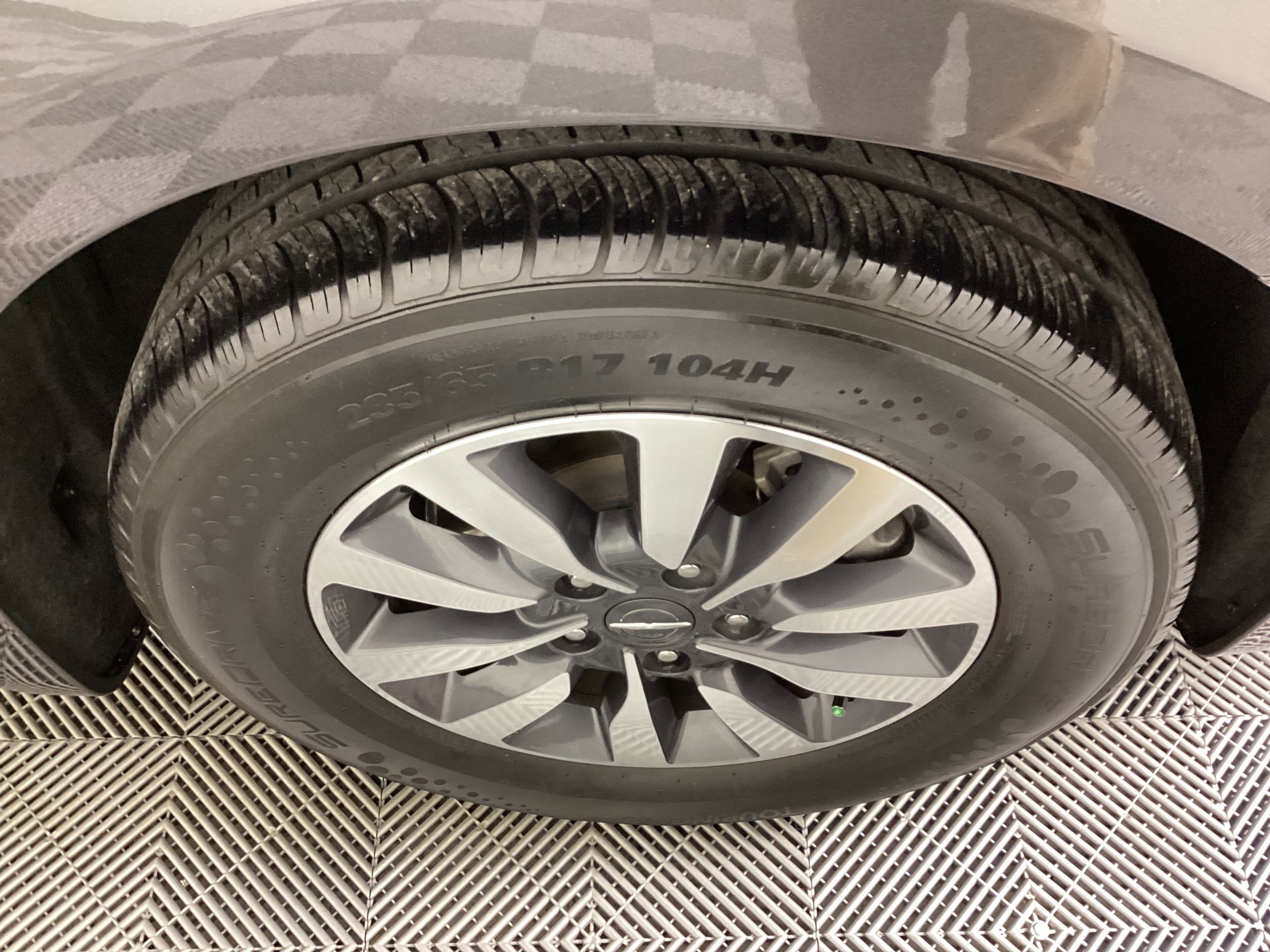 Used 2021 Chrysler Pacifica Touring-L image 12