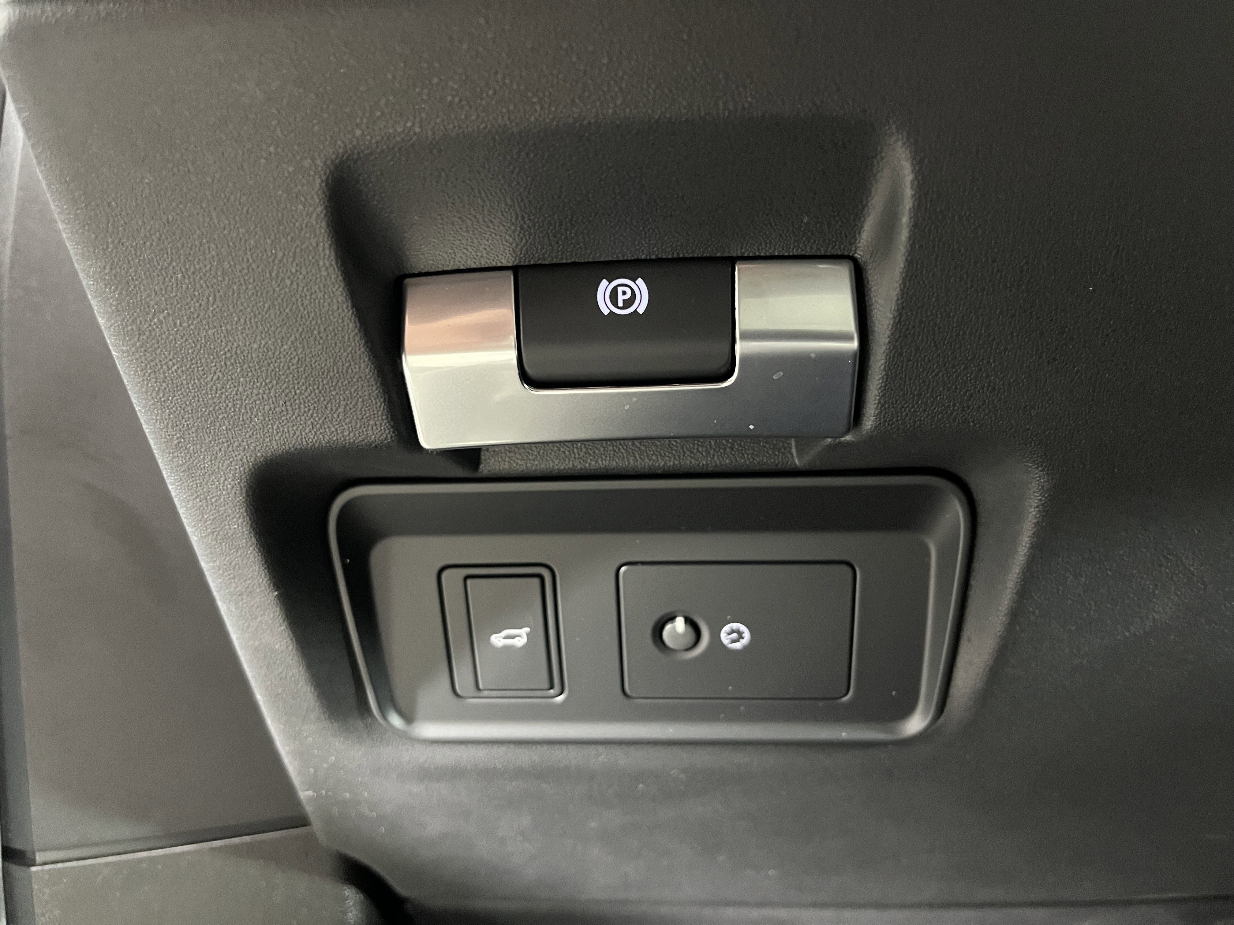 Used 2023 Land Rover Range Rover Evoque R-Dynamic SE image 21