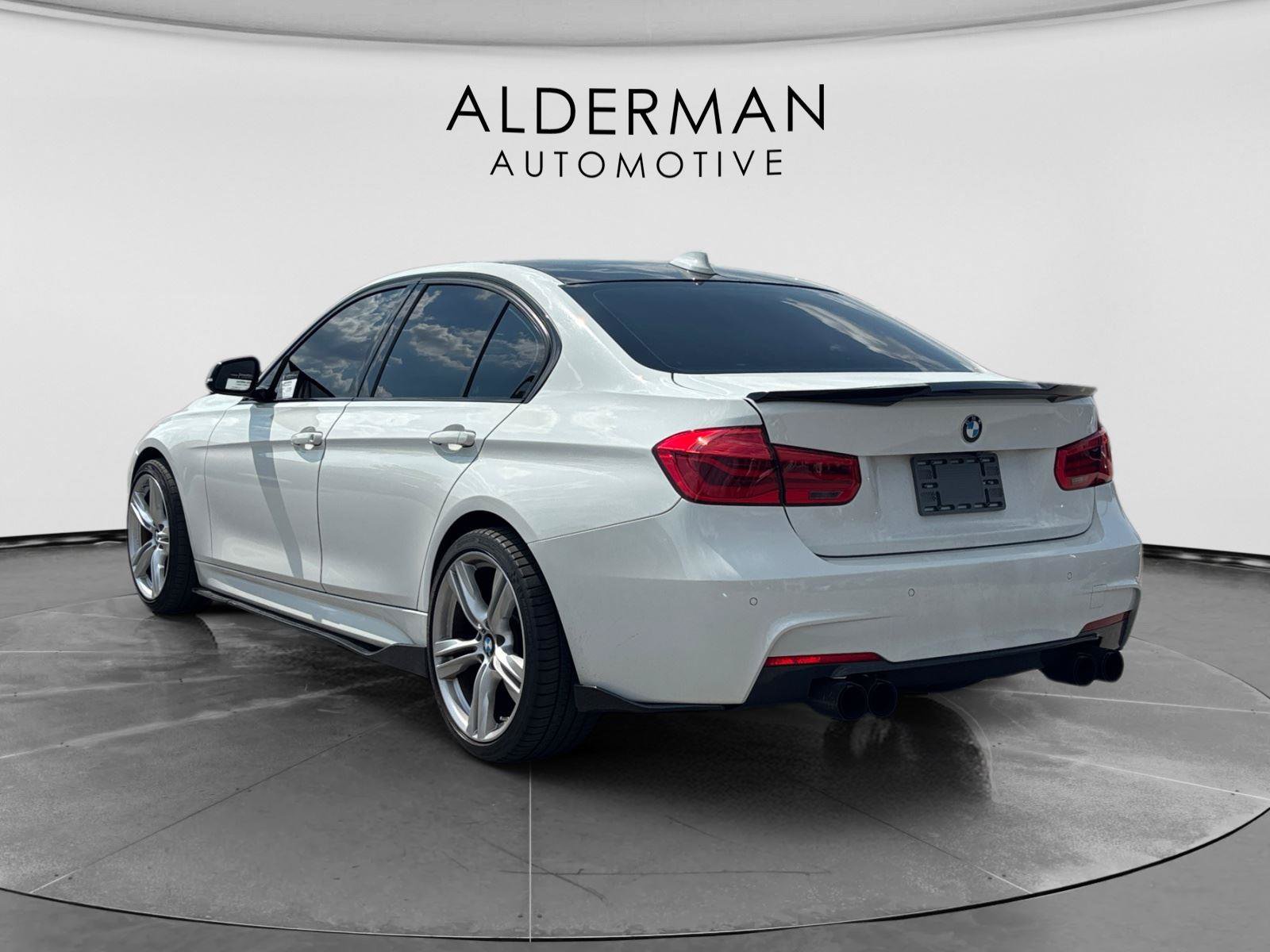 Used 2014 BMW 335i xDrive Sedan AWD/4WD image 3