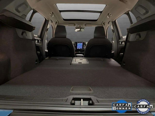 Used 2025 Volvo XC40 B5 Core image 89