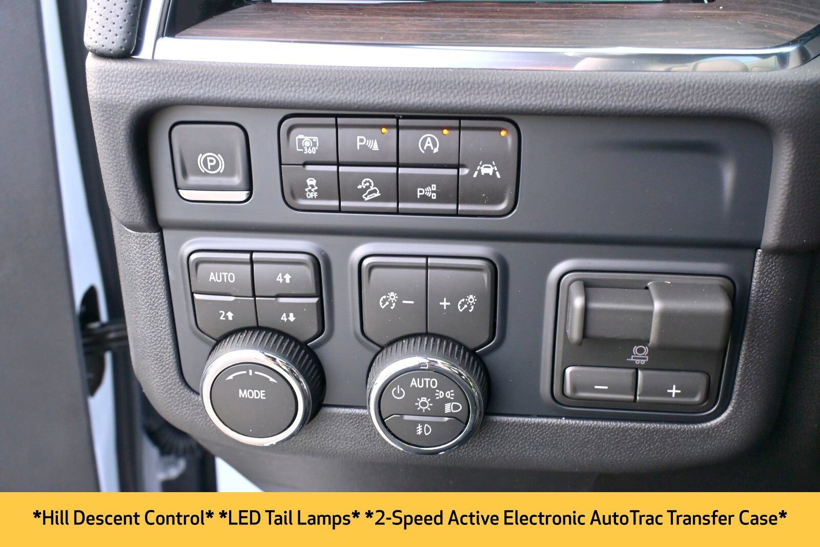 Used 2026 Chevrolet Suburban Premier w/ Sun And Tow Package AWD/4WD image 15