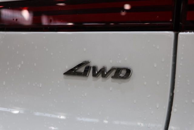 Used 2025 Genesis GV70 2.5T AWD/4WD image 11