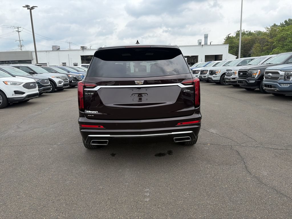 Used 2021 Cadillac XT6 Premium Luxury AWD/4WD image 4