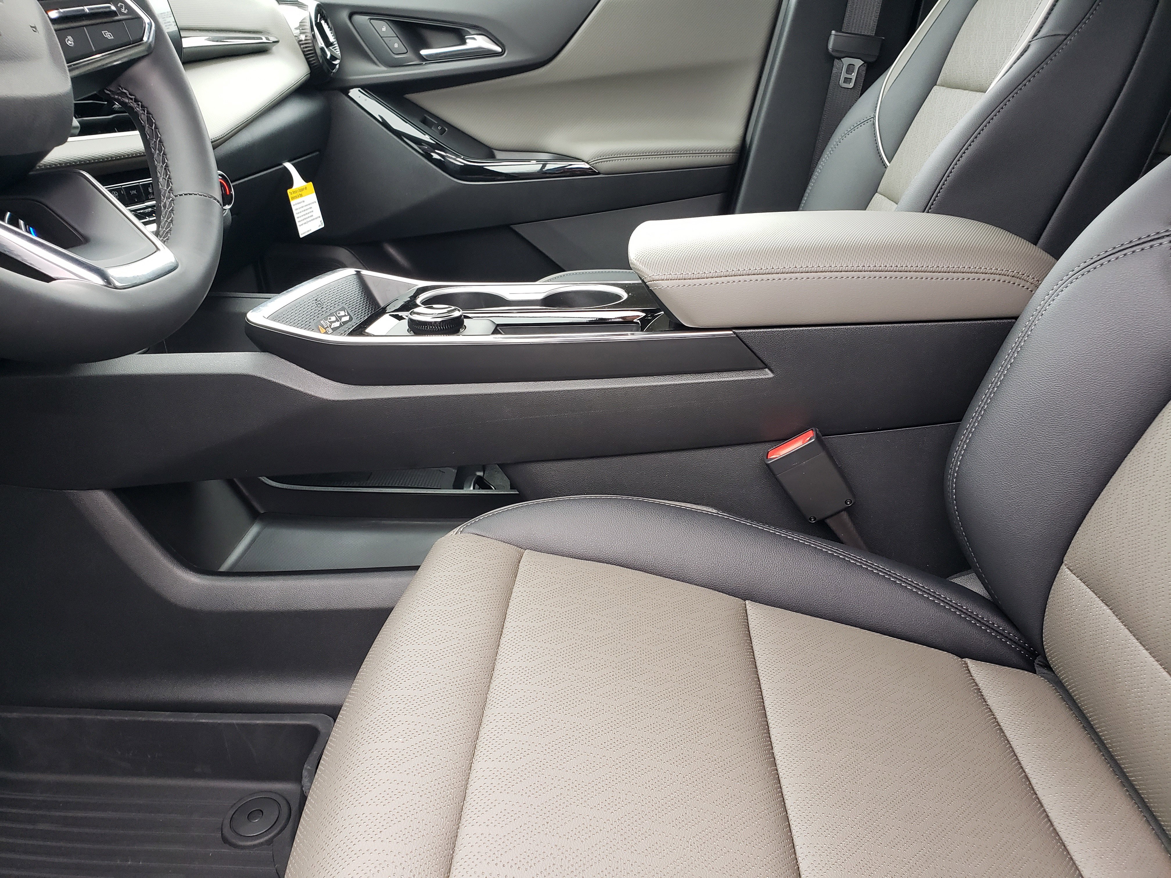 New 2026 Chevrolet Equinox LT w/ Convenience Package II image 29