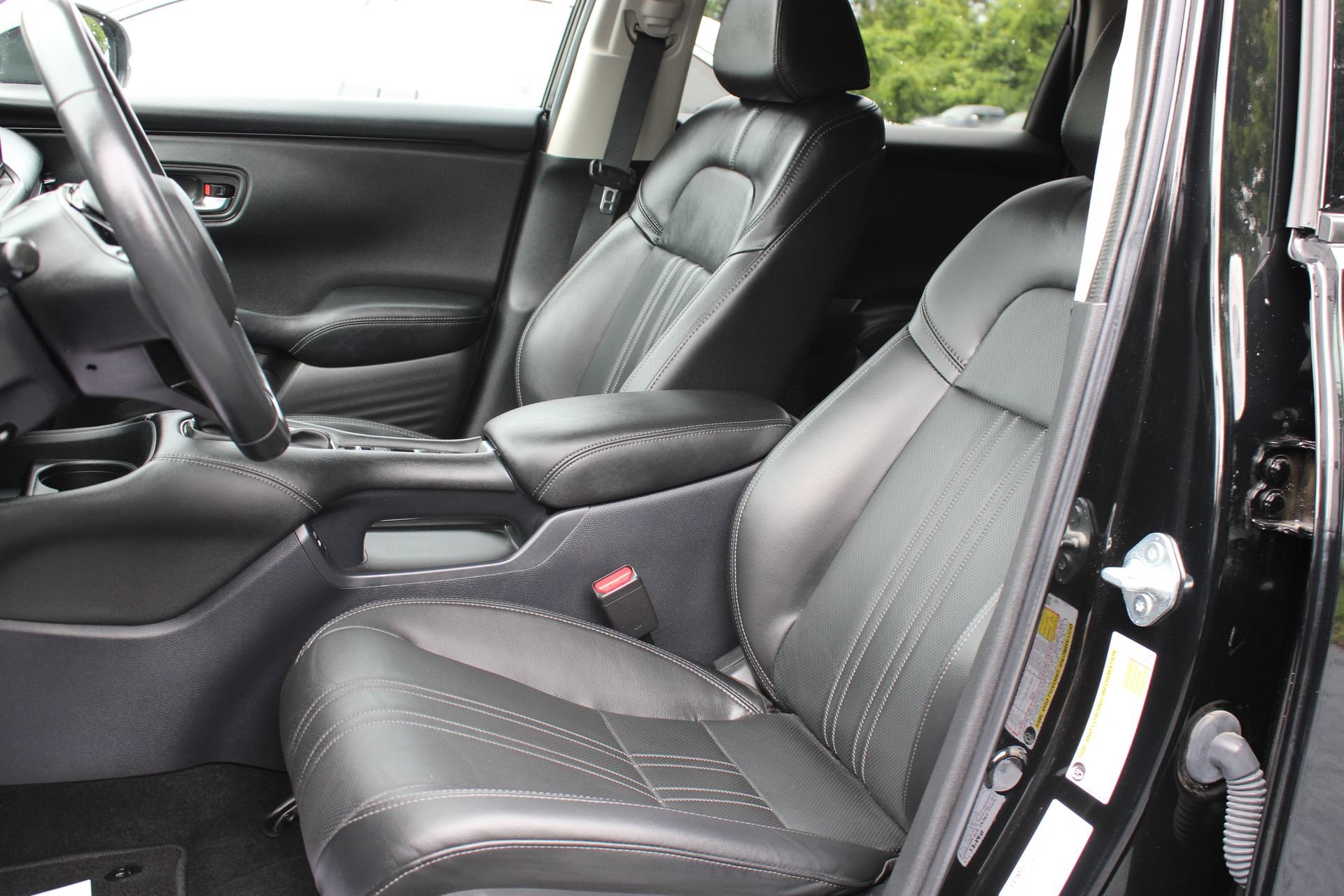Used 2025 Honda HR-V EX-L image 16