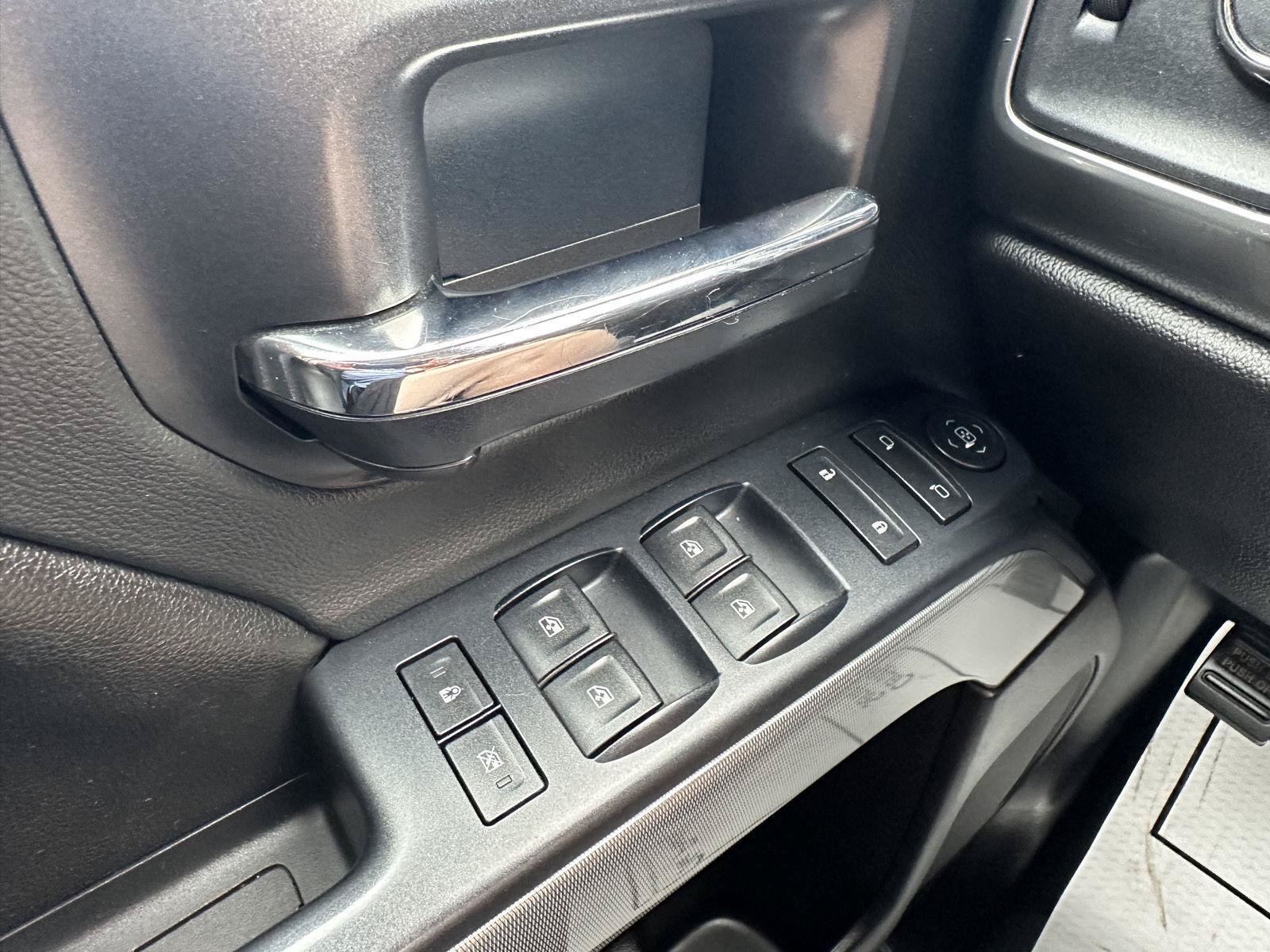 Used 2017 Chevrolet Silverado 1500 LT AWD/4WD image 67