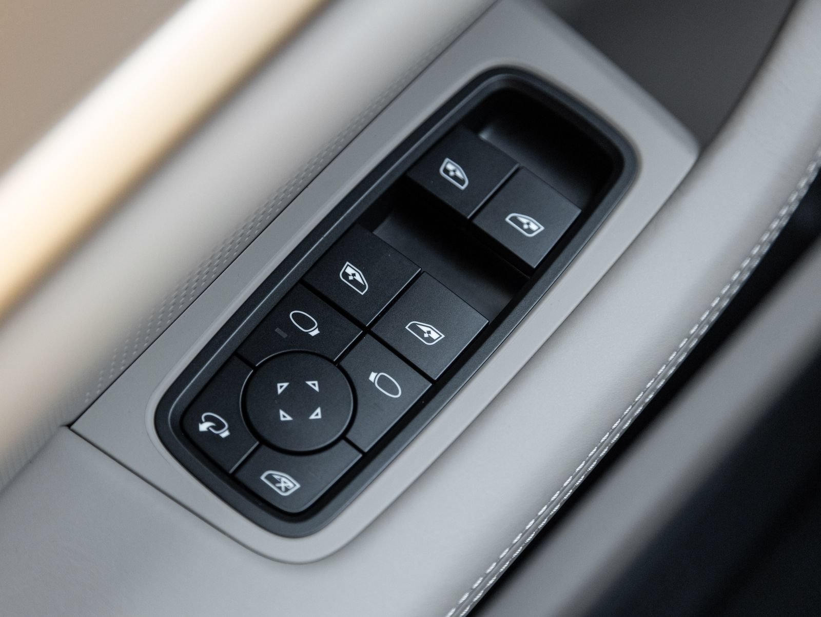 New 2026 Porsche Taycan 4S AWD/4WD image 20