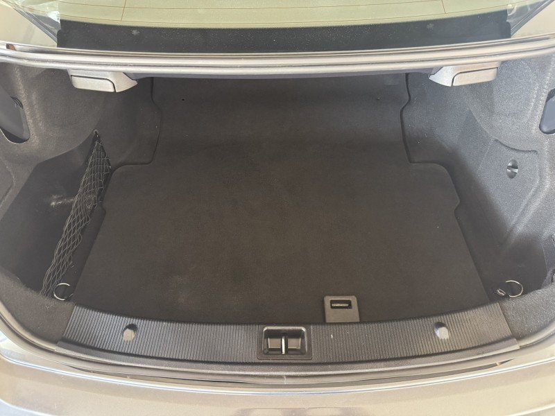 Used 2010 Mercedes-Benz E 550 Coupe image 34