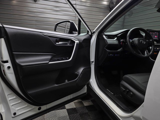Used 2020 Toyota RAV4 XLE w/ Convenience Package AWD/4WD image 32
