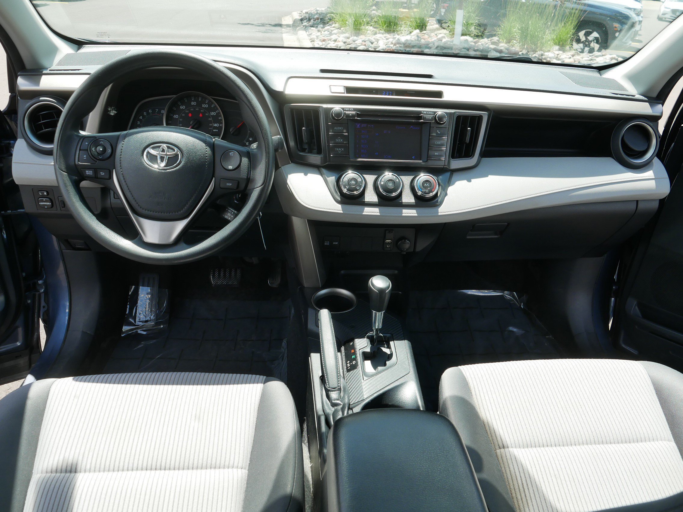 Used 2013 Toyota RAV4 LE AWD/4WD image 21