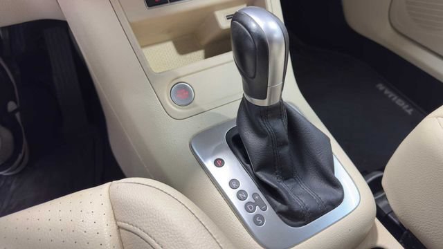 Used 2017 Volkswagen Tiguan S FWD image 24