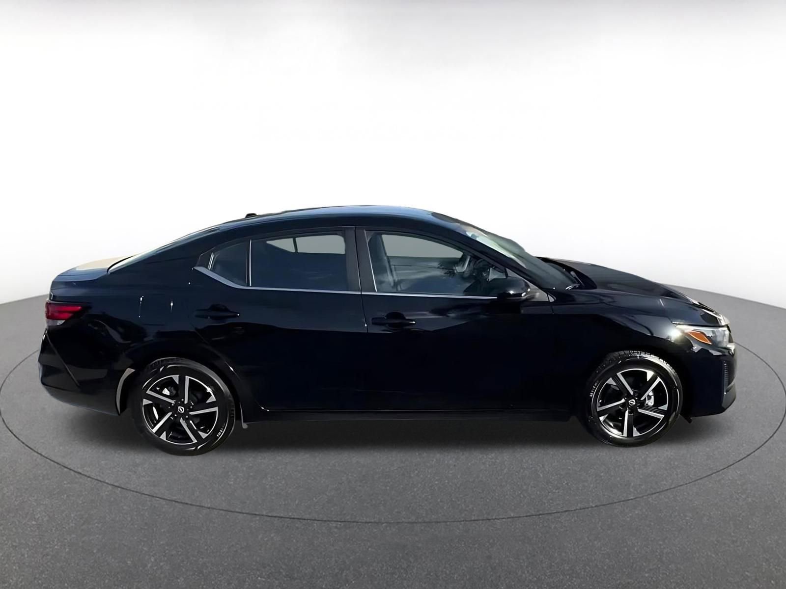 Used 2025 Nissan Sentra SV FWD image 16