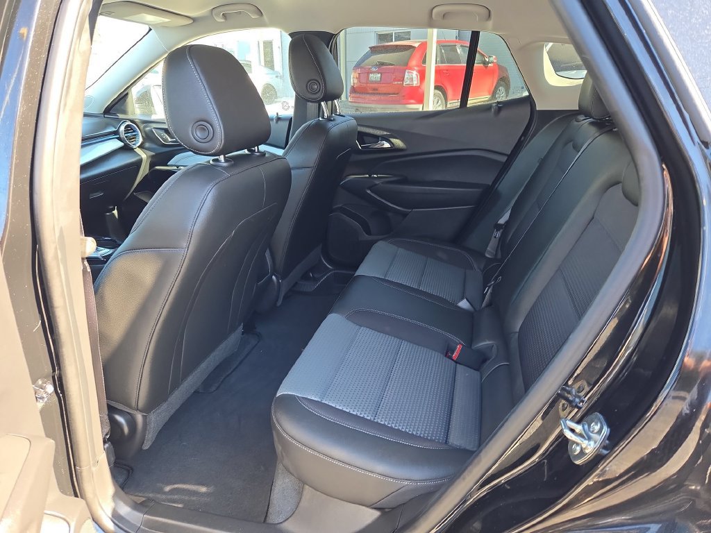 Used 2026 Chevrolet Trax LT FWD image 17