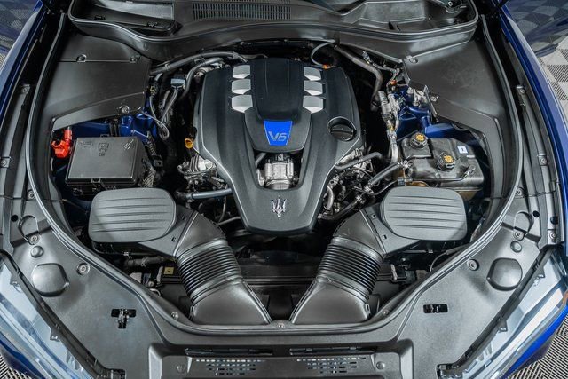 Used 2018 Maserati Levante S GranSport image 15