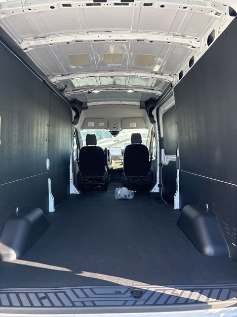 New 2026 Ford Transit 250 148 Medium Roof w/ Load Area Protection Package RWD image 13