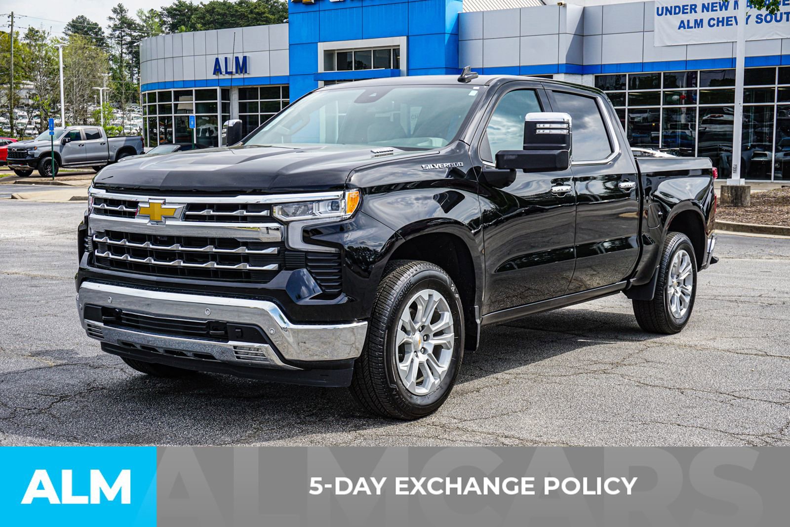 Used 2025 Chevrolet Silverado 1500 LTZ w/ LTZ Convenience Package II RWD image 5