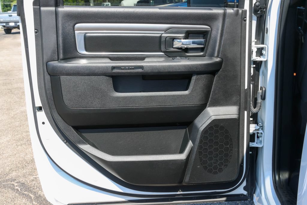 Used 2024 RAM 1500 Warlock AWD/4WD image 6