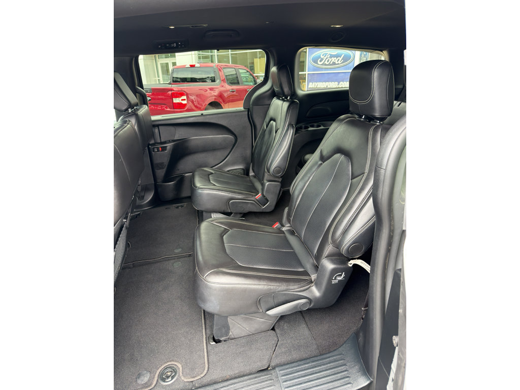 Used 2025 Chrysler Pacifica Select FWD image 22