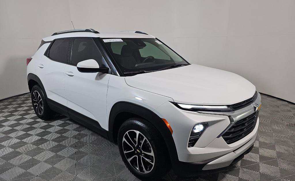 Used 2024 Chevrolet TrailBlazer LT image 3