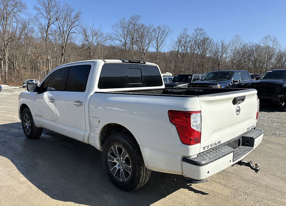 Used 2021 Nissan Titan SV w/ Accessory Utility Package image 4