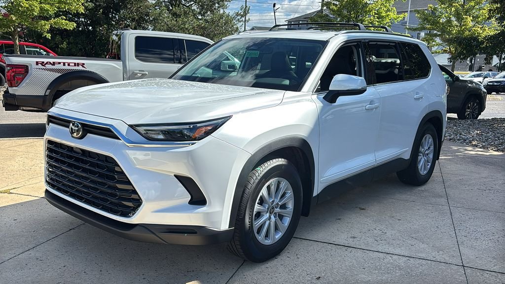 New 2026 Toyota Grand Highlander AWD image 2