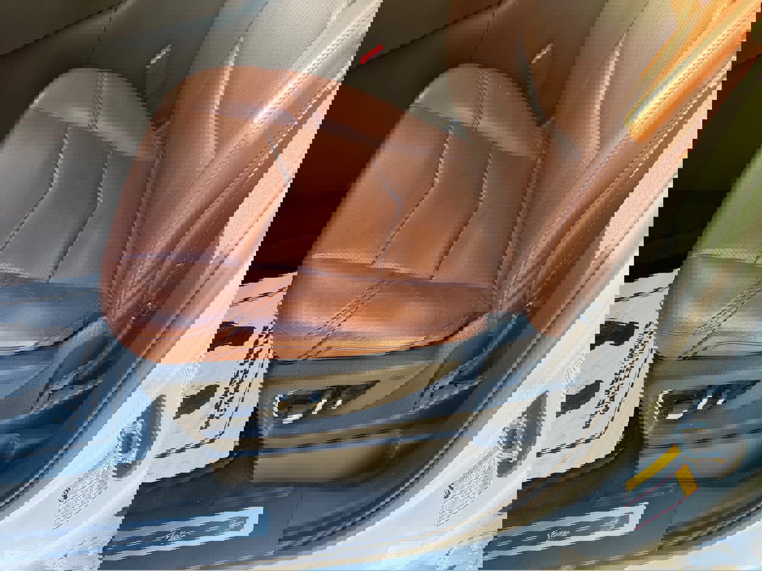 Used 2019 Cadillac Escalade ESV Premium Luxury image 11