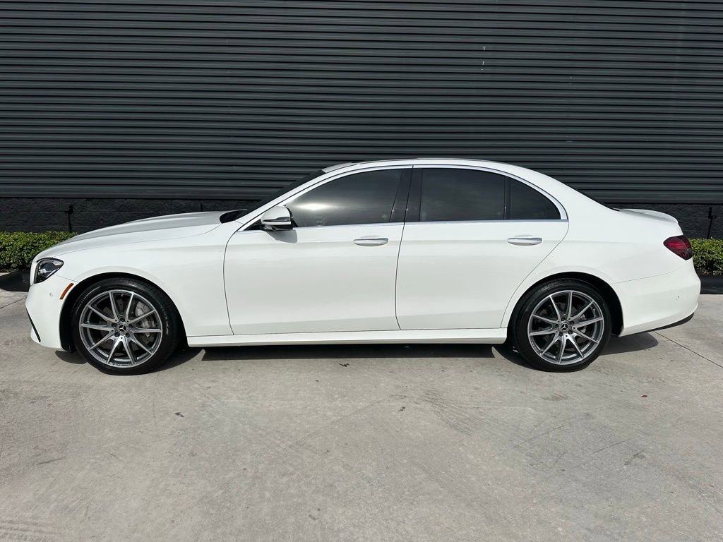 Used 2022 Mercedes-Benz E 350 Sedan image 2