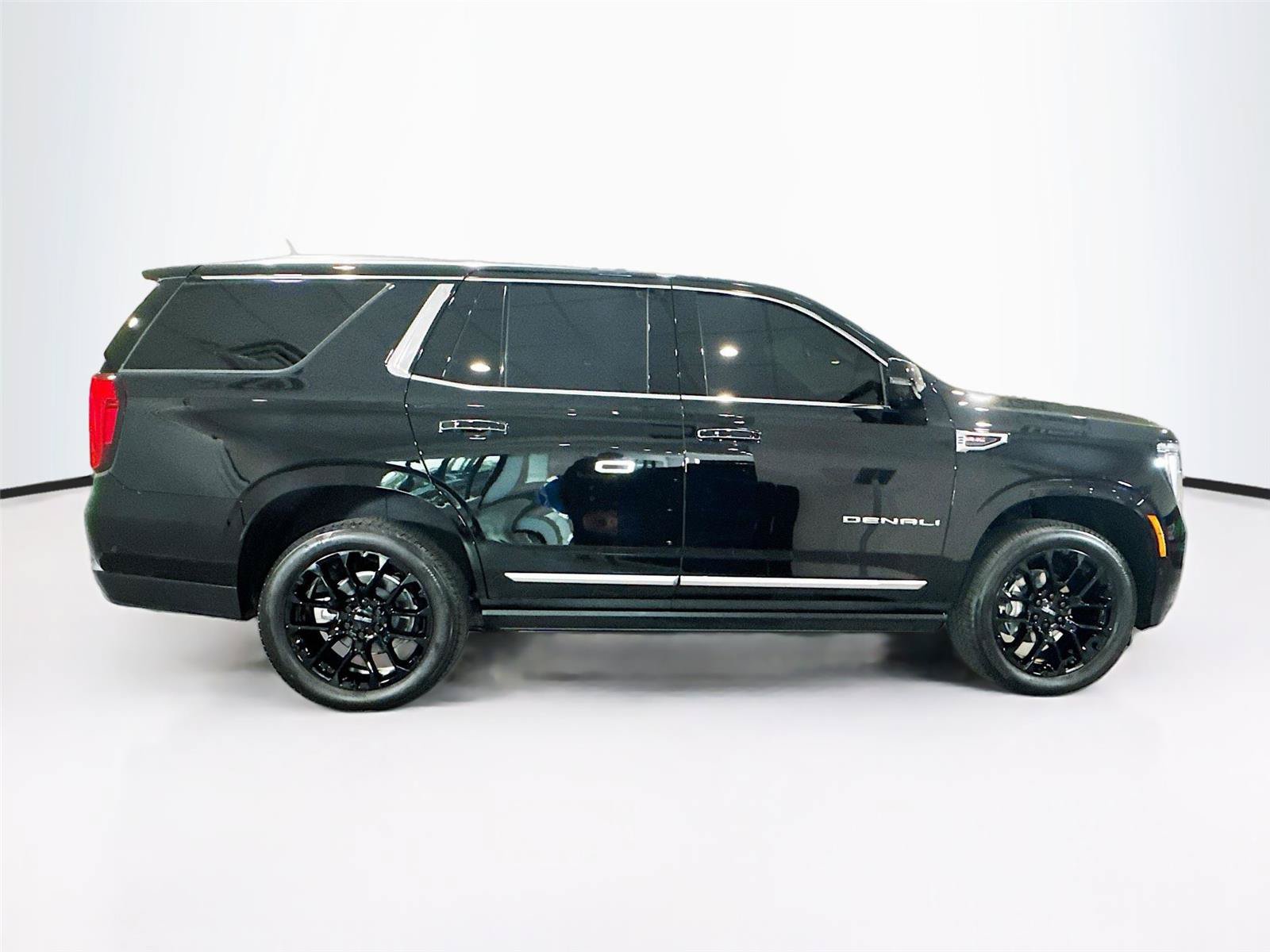 Used 2026 GMC Yukon Denali w/ Sun & Power Step Package AWD/4WD image 34