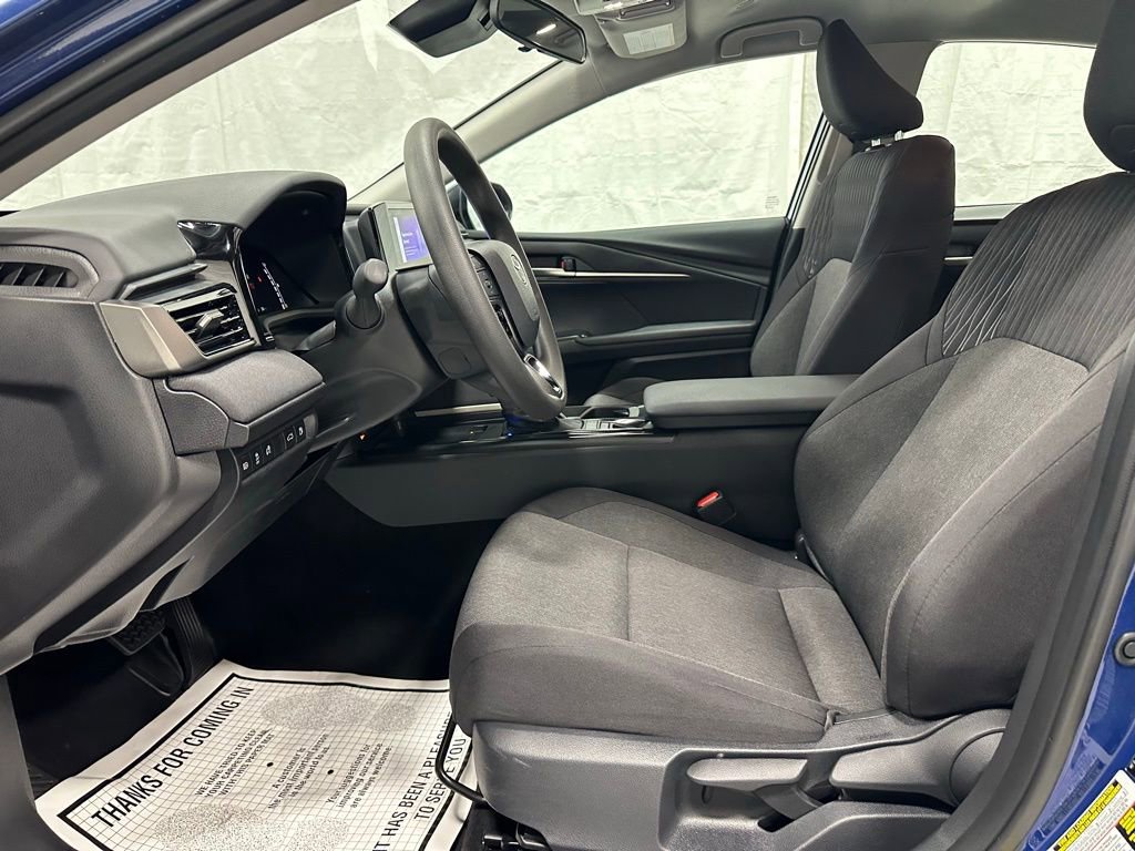 Used 2025 Toyota Camry LE FWD image 14