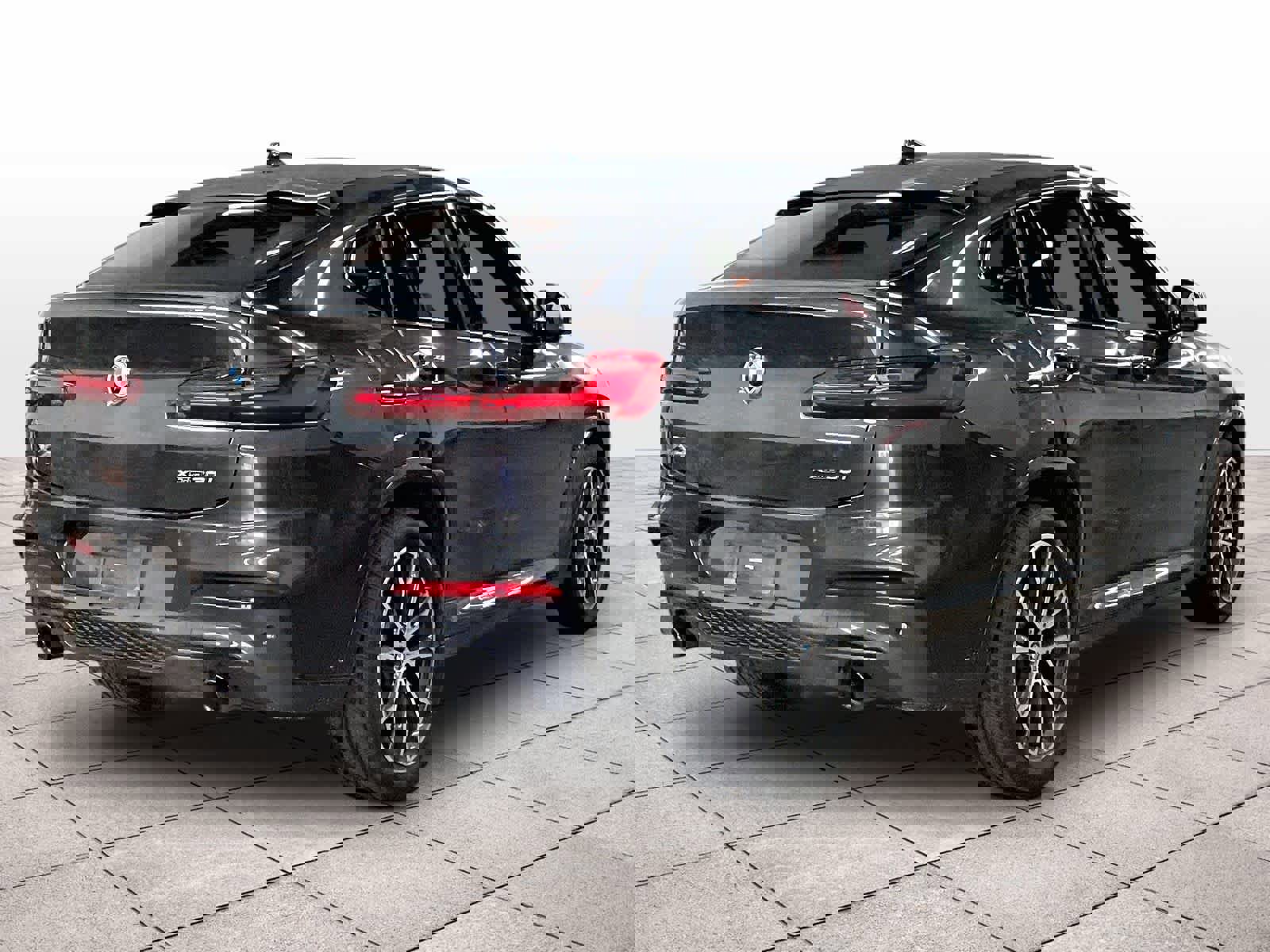 Used 2021 BMW X4 xDrive30i w/ M Sport Package image 15