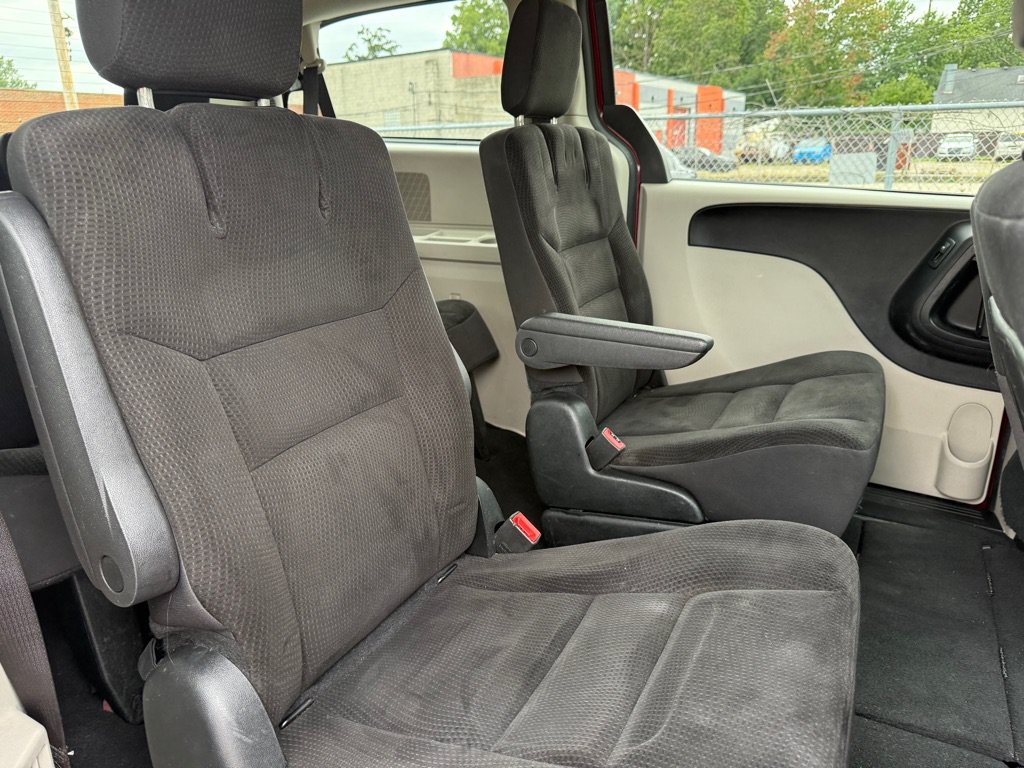 Used 2018 Dodge Grand Caravan SE FWD image 10