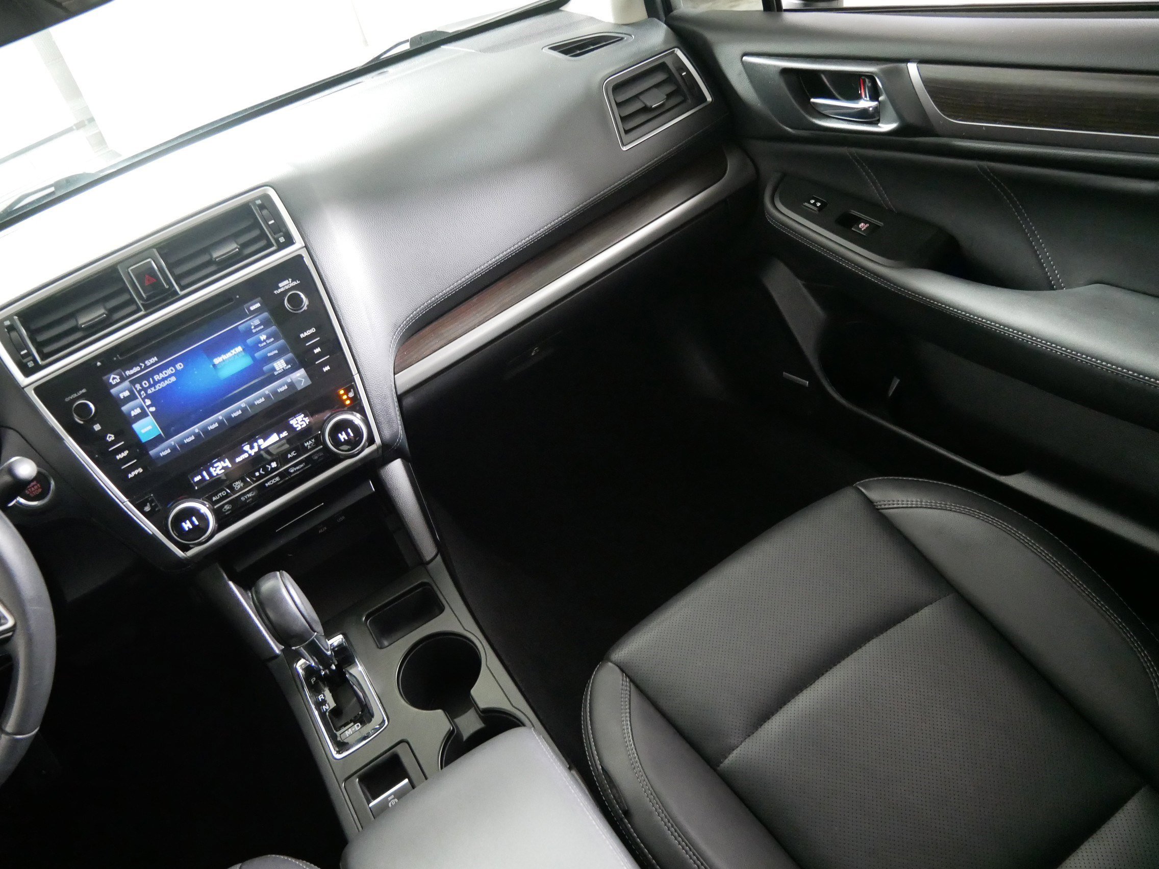 Used 2018 Subaru Legacy 3.6R Limited image 11