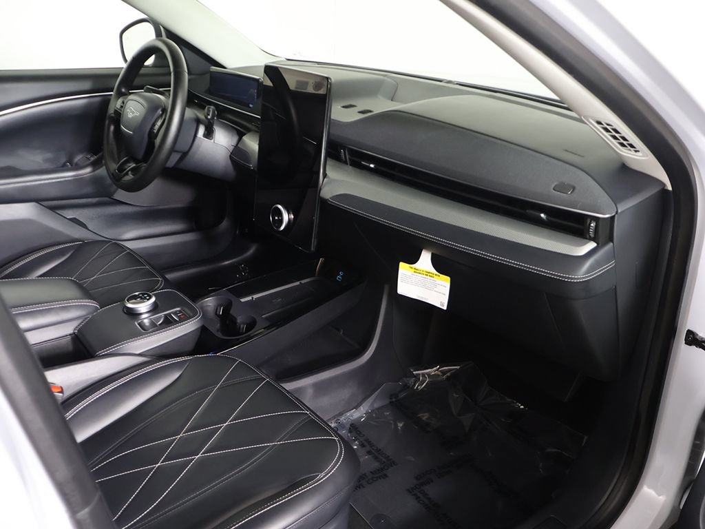 Used 2021 Ford Mustang Mach-E Select w/ Comfort/Appearance Package AWD/4WD image 25
