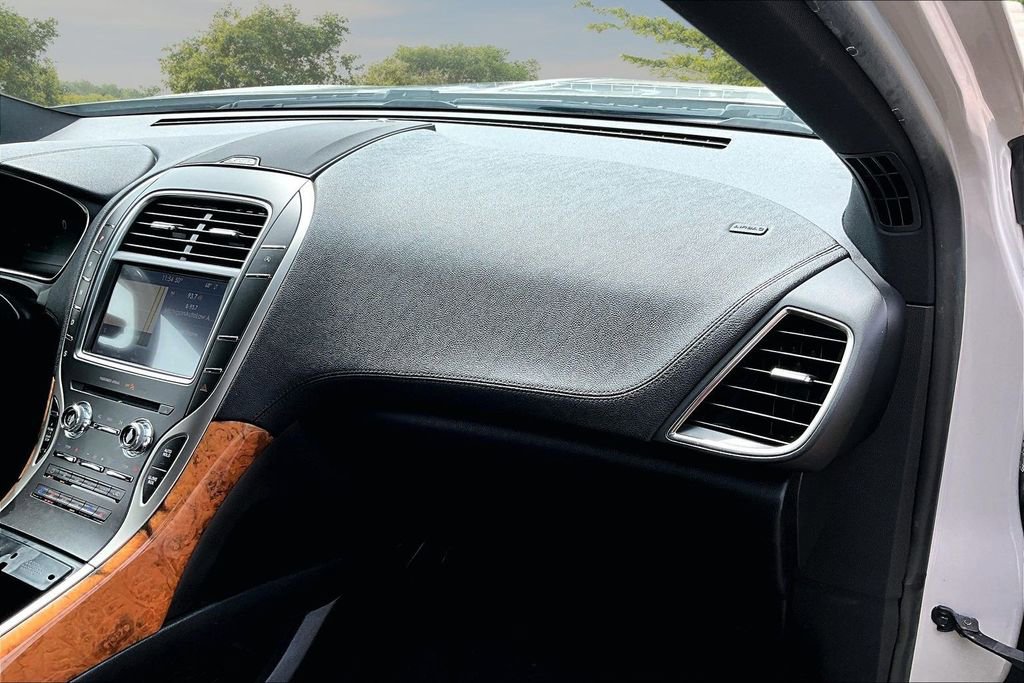 Used 2020 Lincoln Nautilus Reserve FWD image 16