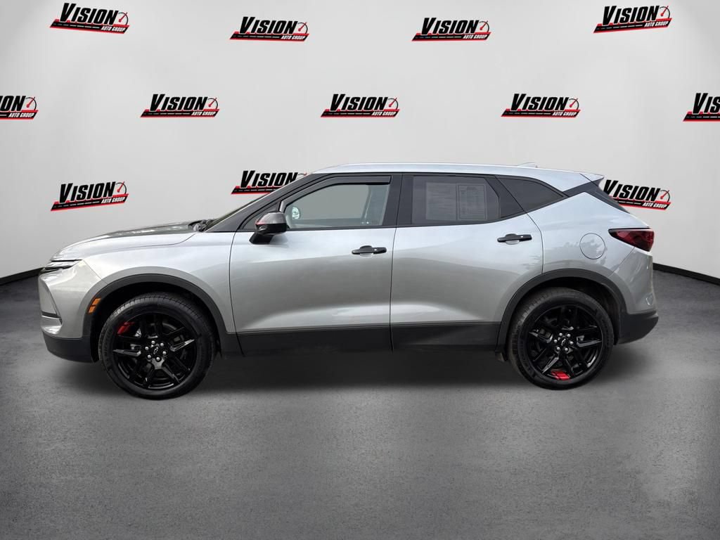 Used 2025 Chevrolet Blazer LT w/ Redline Edition FWD image 2