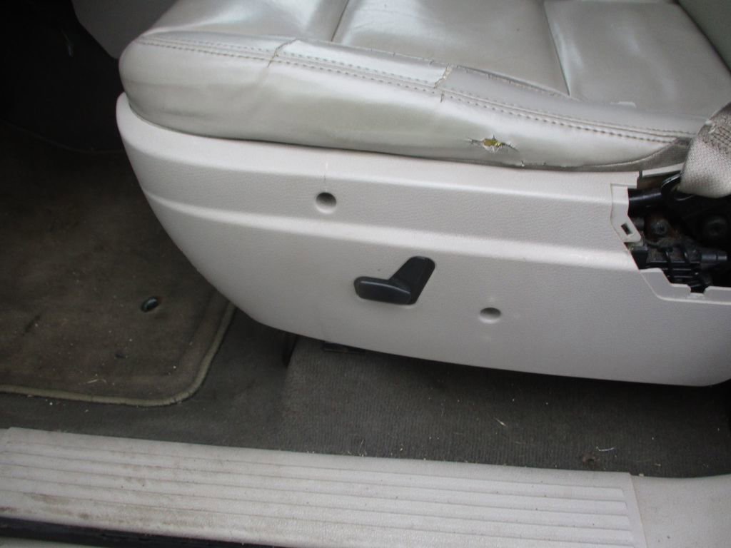 Used 2008 Chrysler Aspen Limited image 11